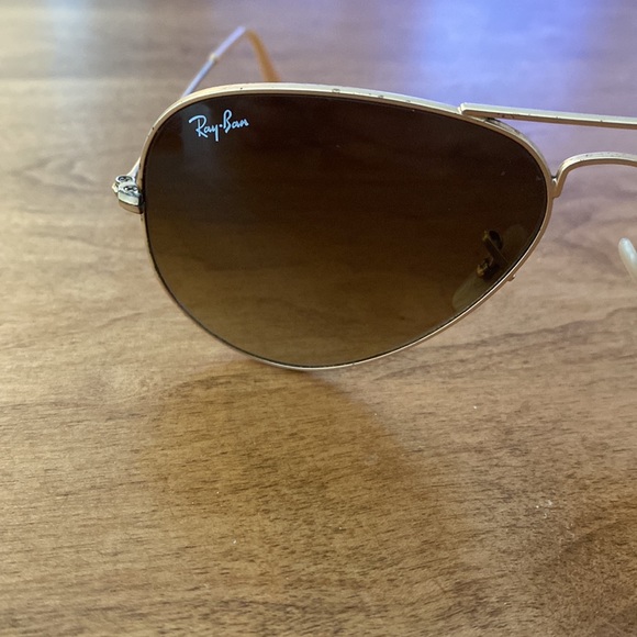 Ray Ban Aviator Classics - Picture 3 of 5